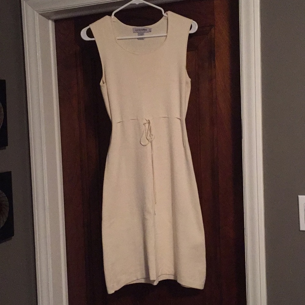 Quick reflex dress